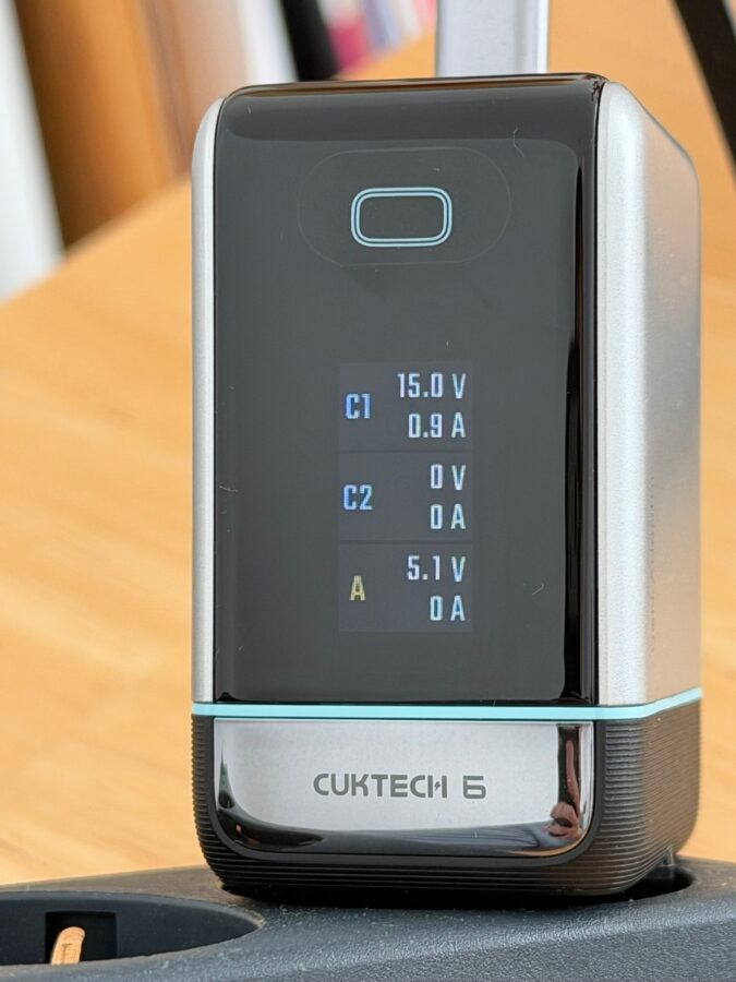 Cuktech 6 Ultra Charger Display 3 Cuktech 6 Ultra Charger Display 3