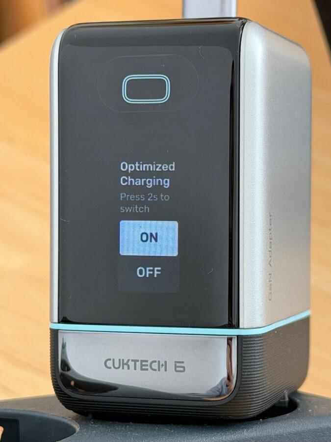 Cuktech 6 Ultra Charger Display 4 Cuktech 6 Ultra Charger Display 4