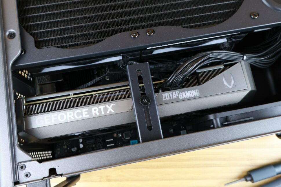 GMKtec NEO X1 Pro Grafikkarte Zotac RTX 5070 GMKtec NEO X1 Pro Grafikkarte Zotac RTX 5070