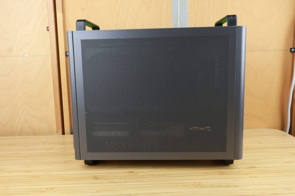 GMKtec NEO X1 Pro Seitenansicht GMKtec NEO X1 Pro Seitenansicht