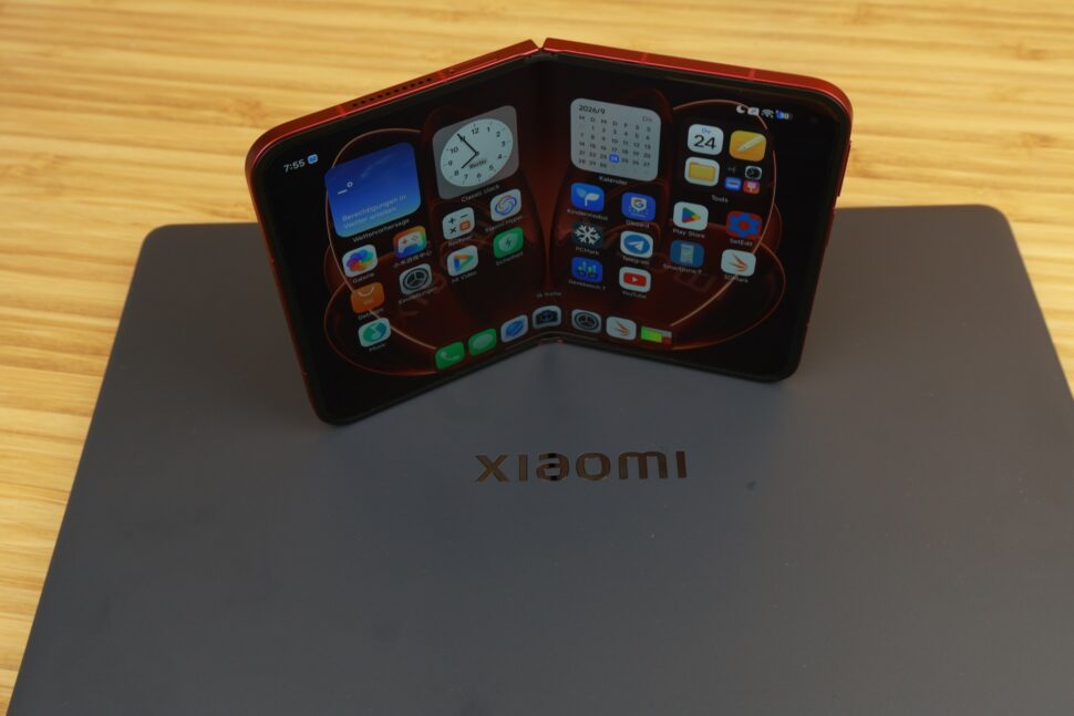 Xiaomi 18 Fold Aufgeklappt von oben Xiaomi 18 Fold Aufgeklappt von oben