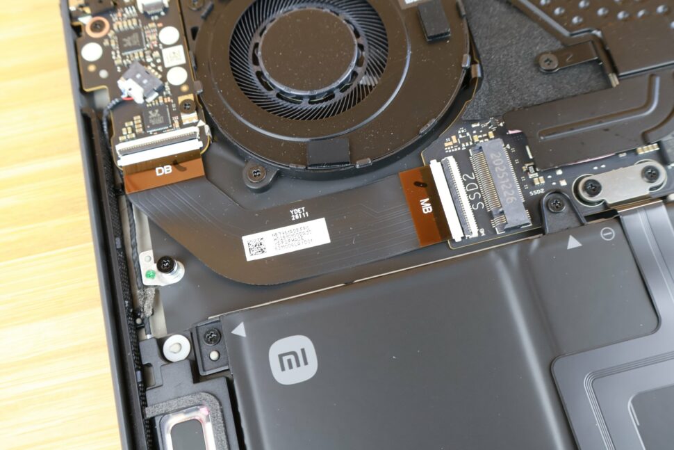 Xiaomi Book Pro 14 Upgrades SSD Slot Xiaomi Book Pro 14 Upgrades SSD Slot