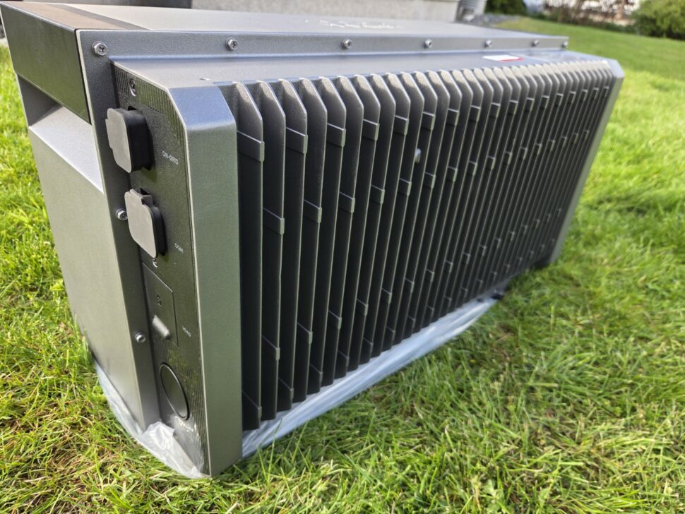 Anker Solarbank Max AC Kuehlrippen 1 Anker Solarbank Max AC Kuehlrippen 1