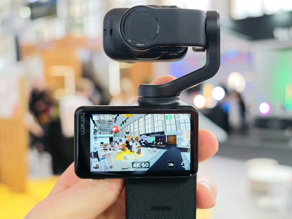 hohem eyepic touchscreen quer Hohem Eyepic in der Hand mit quer gestelltem Touchscreen