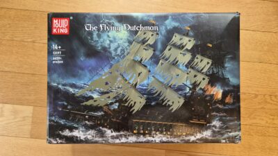 mould king 13197 flying dutchman verpackung vorderseite Vorderseite der Verpackung des Mould King 13197
