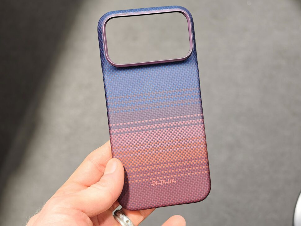 pitaka huelle iphone 18 pro farbverlauf PITAKA Aramidhülle mit Farbverlauf von Blau nach Rot