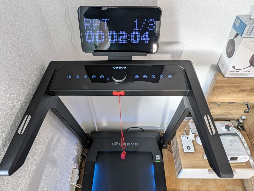 UREVO CyberMega 43 UREVO CyberMega Bedienpult mit Display