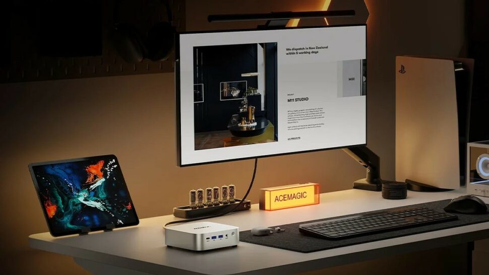 Acemagic W1 Mini PC Deal Okt 26 Sample Acemagic W1 auf dem Schreibtisch
