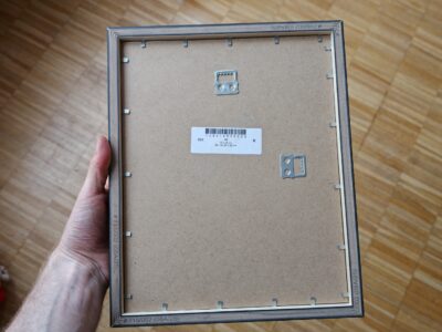 myposter bilderrahmen rueckseite aufhaenger Rückseite des Myposter-Rahmens mit zwei Aufhängern