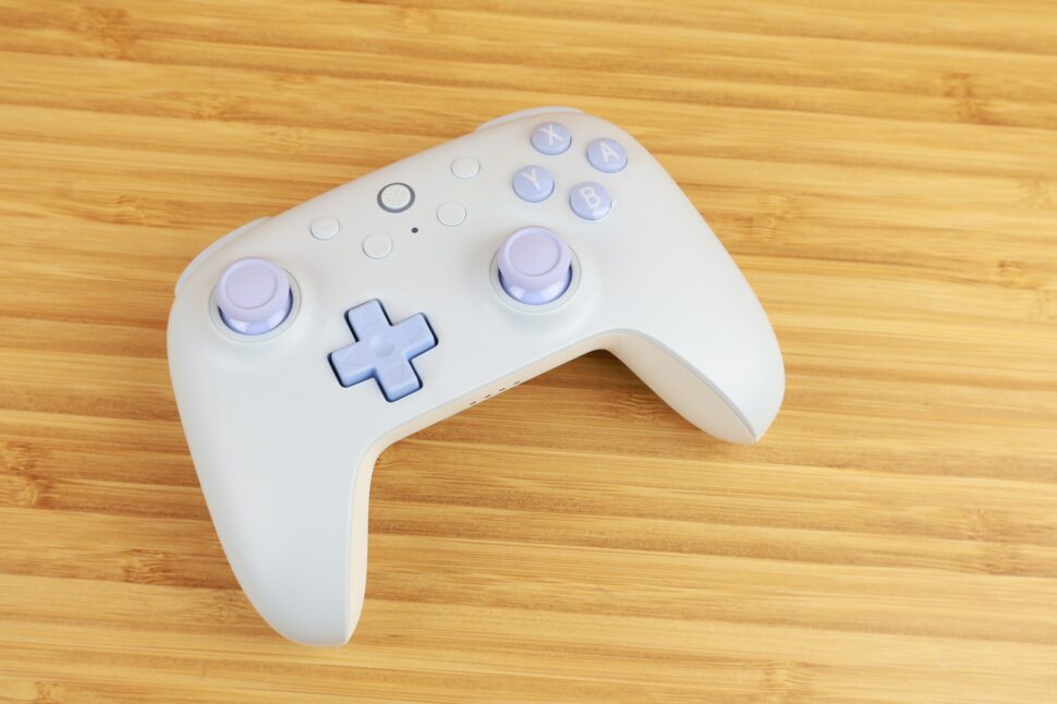 8BitDo Ultimate 2C Front schraeg 8BitDo Ultimate 2C Front schraeg